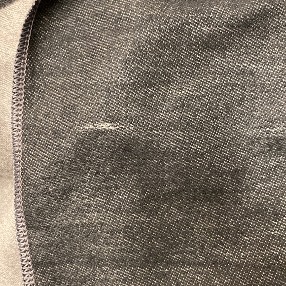 Pretty Persuasions Grey / Black Shawl - Picture 5 of 7